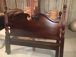 Great mahogany Pineapple bed