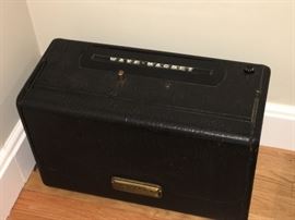 Zenith Trans Oceanic Wave Magnet  Radio