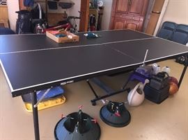 Ping pong foldable table by Harvard