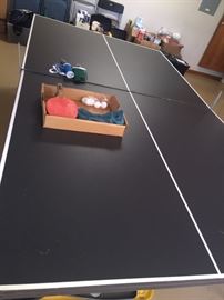Ping pong table w/ accessories