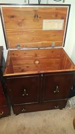 Lane cedar chest