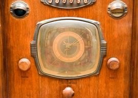 Vintage / Antique Floor Radio (Not Tested)