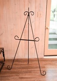 Black Metal Display Easel