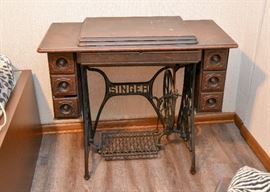 Vintage Singer Sewing Machine Table