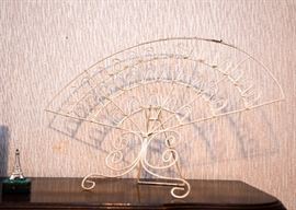 Metal Wire Fan Photo Holder