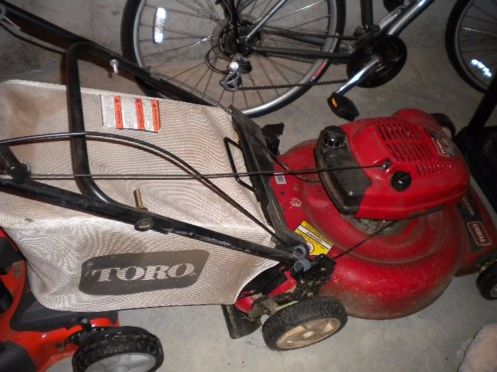 Toro mower with bag