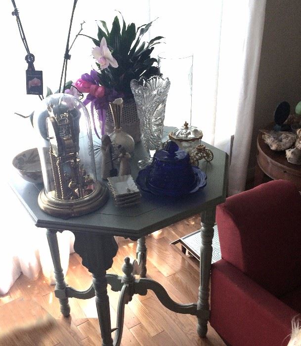 Ornate occasional table, vases, clock in glass dome, cobalt lidded dish