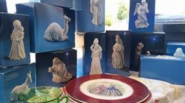 Avon Nativity Set Complete with Creche' 