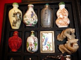 CLOSEUP OF SNUFF BOTTLES