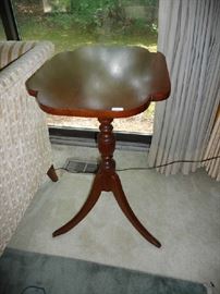 DECORATIVE WOOD TABLE