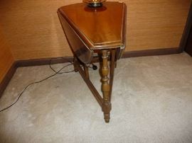 SMALL WOOD DROP LEAF TABLE