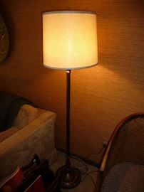 FLOOR LAMP