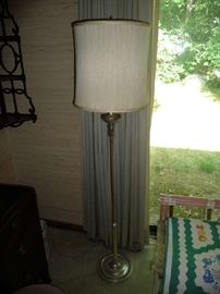 FLOOR LAMP