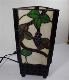 STAINED GLASS LAMP TRI SHAPE