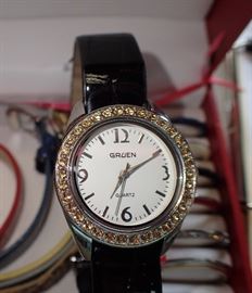 GRUEN INTERCHANGEABLE BANDS AND FACE WATCH