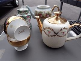 VINTAGE TEA POTS / CUPS