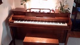 HALLET DAVIS & CO PIANO
