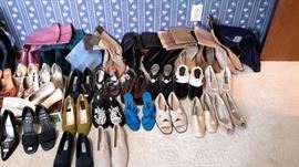 LOTS OF SHOES SIZE 6 TO 7