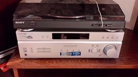 SONY TURN TABLE / SONY STEREO
