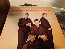 IF YOU LIKE THE 70'S WE HAVE THE RECORDS FOR YOU THE BEATLES INTRODUCING THE BEATLES