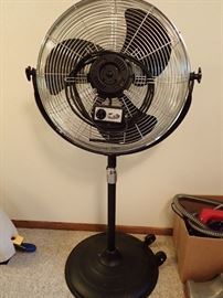 LARGE FLOOR FAN