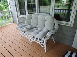 PATIO WICKER LOVESEAT