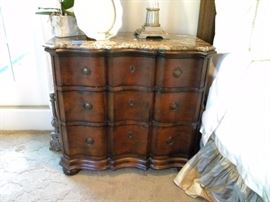 Side table. Marble top.