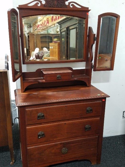 Beautiful Ethan Allen Furniture & Estate Items starts on 5/3/2017