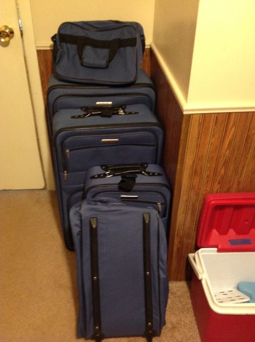 5 piece luggage set