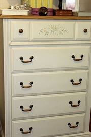 Chest of drawers