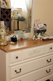 Dresser / Mirror