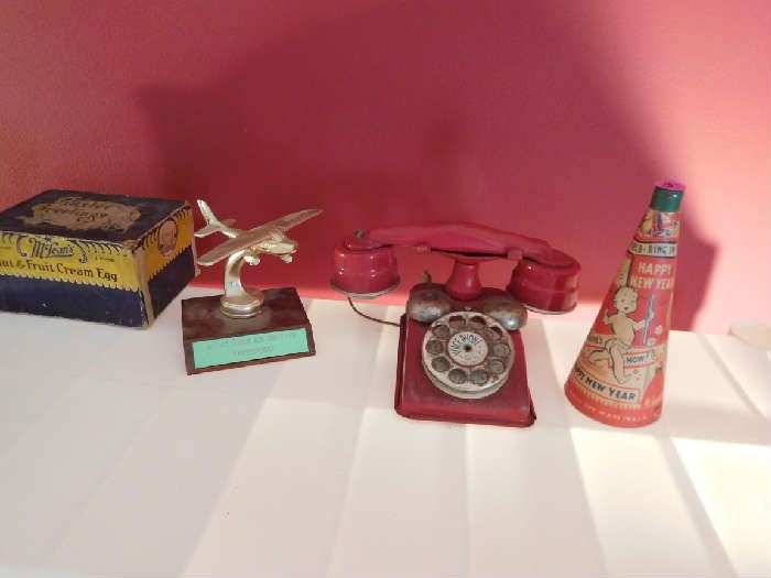 vintage  red  bell  gong  phone