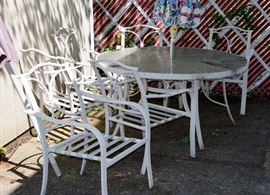 Outdoor set with umbrella