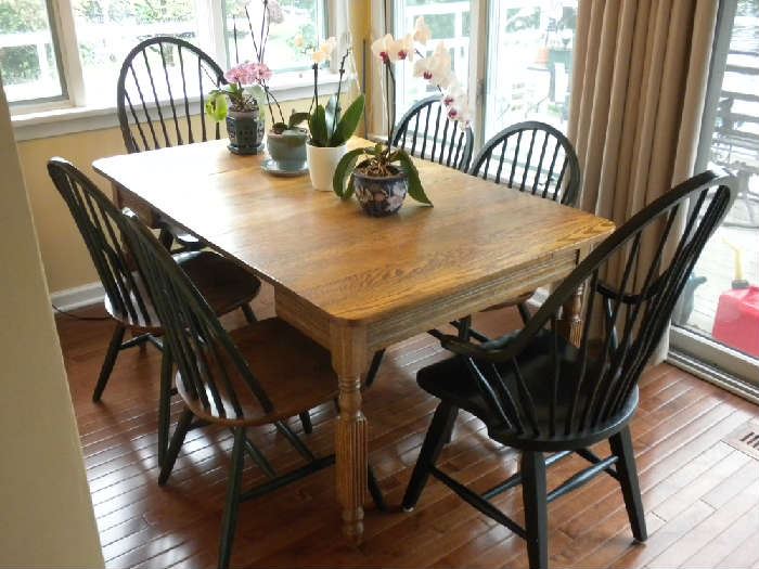 OAK TABLE & CHAIRS