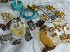 LOTS OF FUN COSTUME JEWELRY