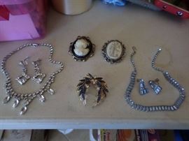 Rhinestones sets, Cameo pins, Rhinestone pin