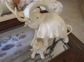 Mom elephant and baby