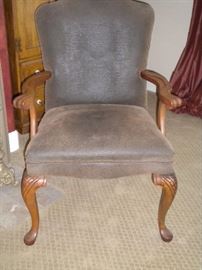 Multiple accent chairs