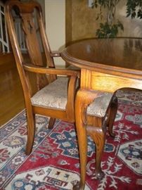 Beautiful solid wood table and 6 chairs, great neutral paisley design upholstered seats