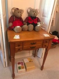 #18 sewing machine cabinet only $30