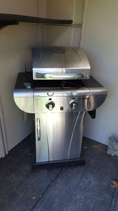 Commerical infrared Char-Broil grill     $225