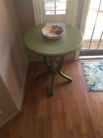 Green Pedestal Entry Table