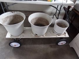 Wagon for hauling potted plants