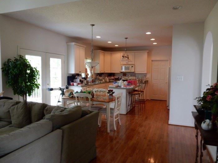 Hundreds of NIB Mary Kay, Furnishings,... starts on 5/12/2017