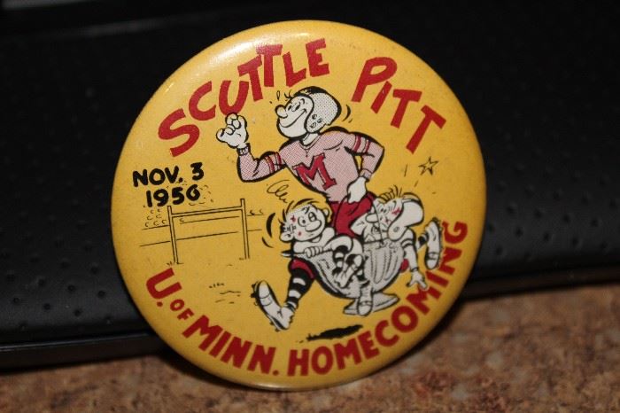U of Minnesota Homecoming pin back 1956; "Scuttle Pitt"