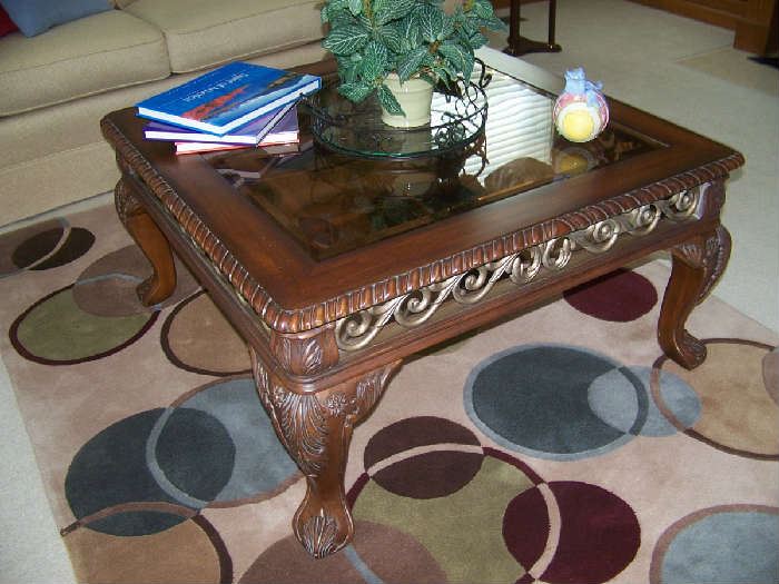 Large Coffee Table w/2 matching end tables