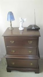 Thomasville small chest of drawers 