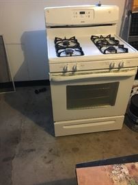 Stove kenmore new 