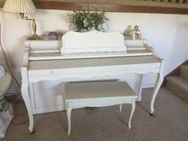 piano with matching bench