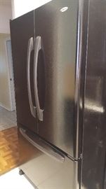 Amana Two Door Refrigerator with Bottom Freezer, Immaculate, Black